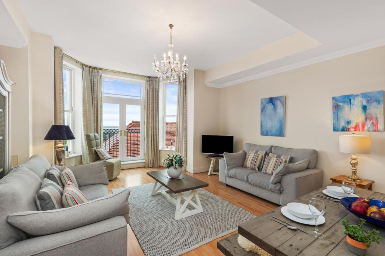 Bryn Y Mor - Tenby Apartment Sea Views Екстер'єр фото