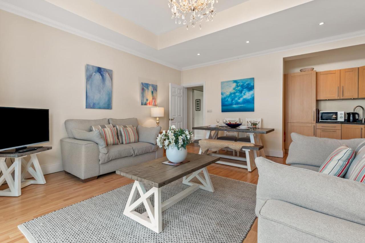 Bryn Y Mor - Tenby Apartment Sea Views Екстер'єр фото