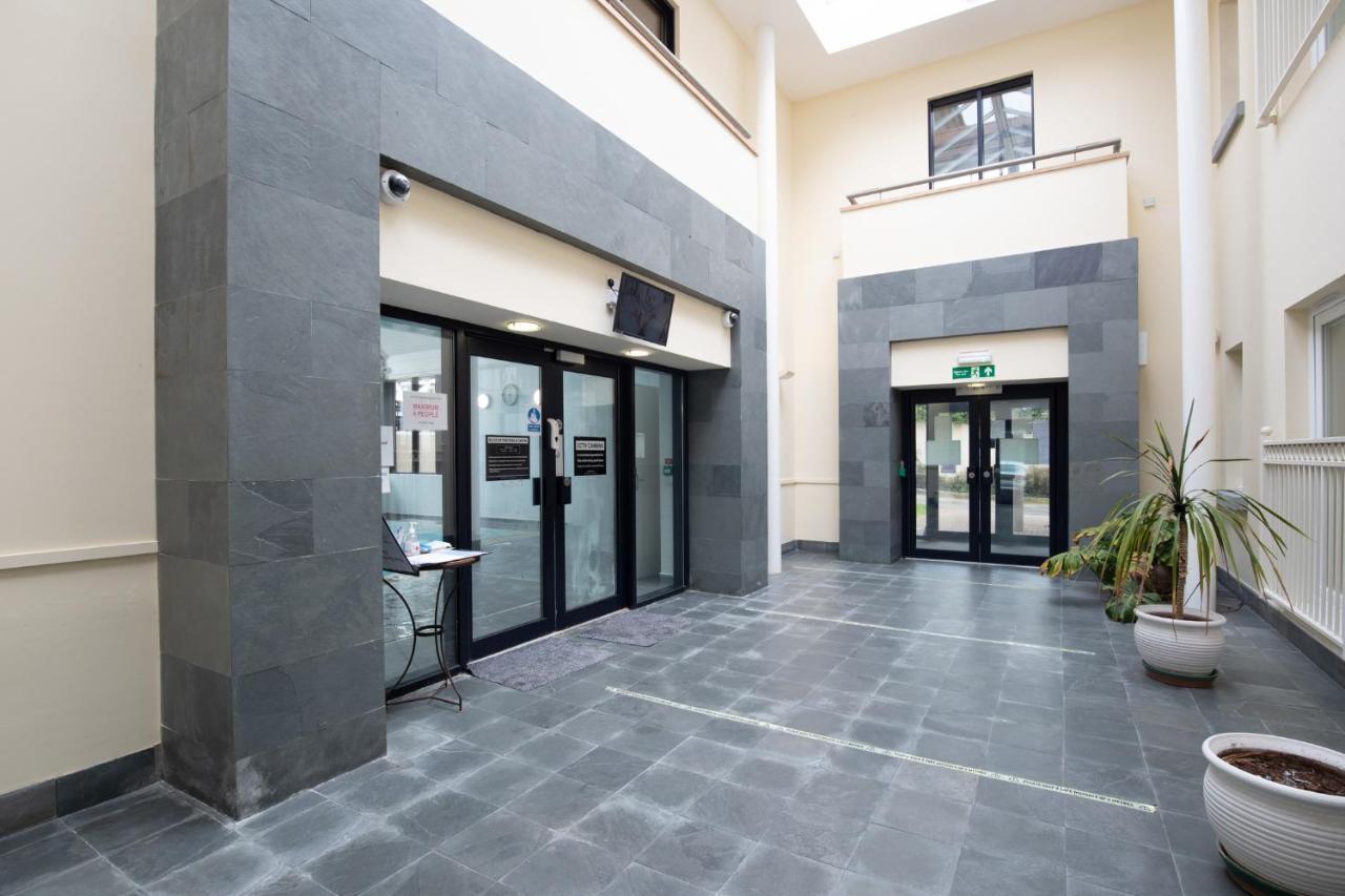 Bryn Y Mor - Tenby Apartment Sea Views Екстер'єр фото