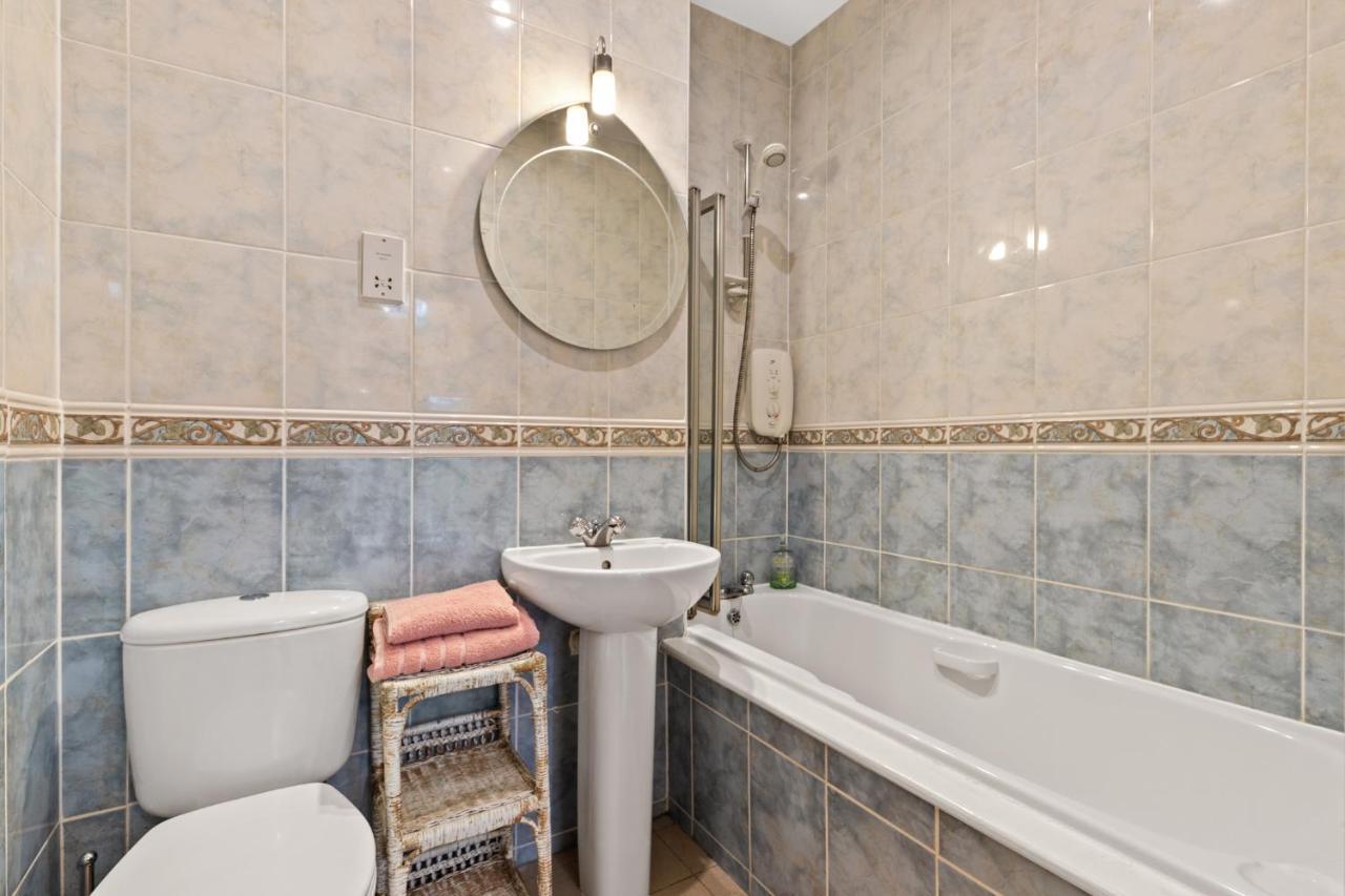Bryn Y Mor - Tenby Apartment Sea Views Екстер'єр фото